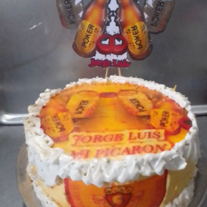 Torta alta temática de cerveza