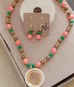Collar y pulsera palo de rosa